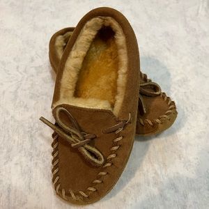 LL Bean Kids' Wicked Good Slippers Size 11